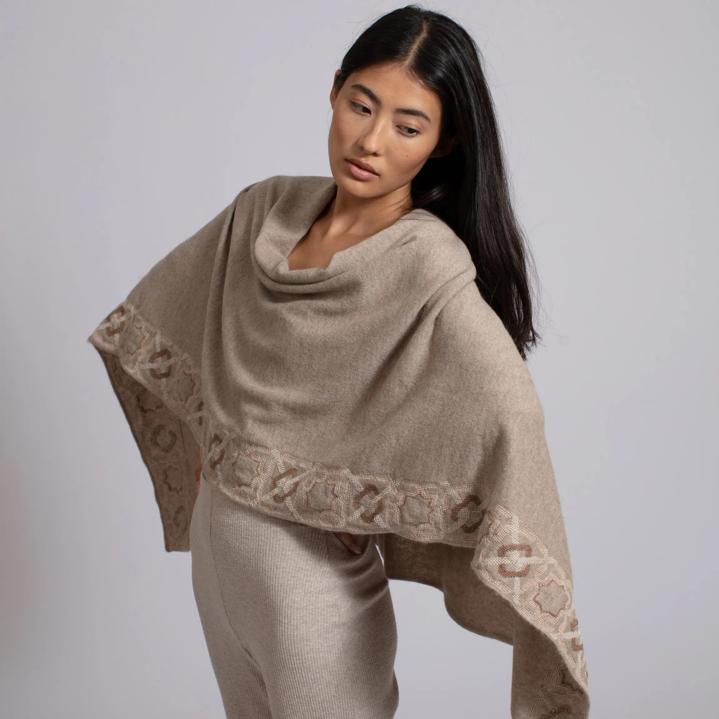 BEIGE CASHMERE PONCHO