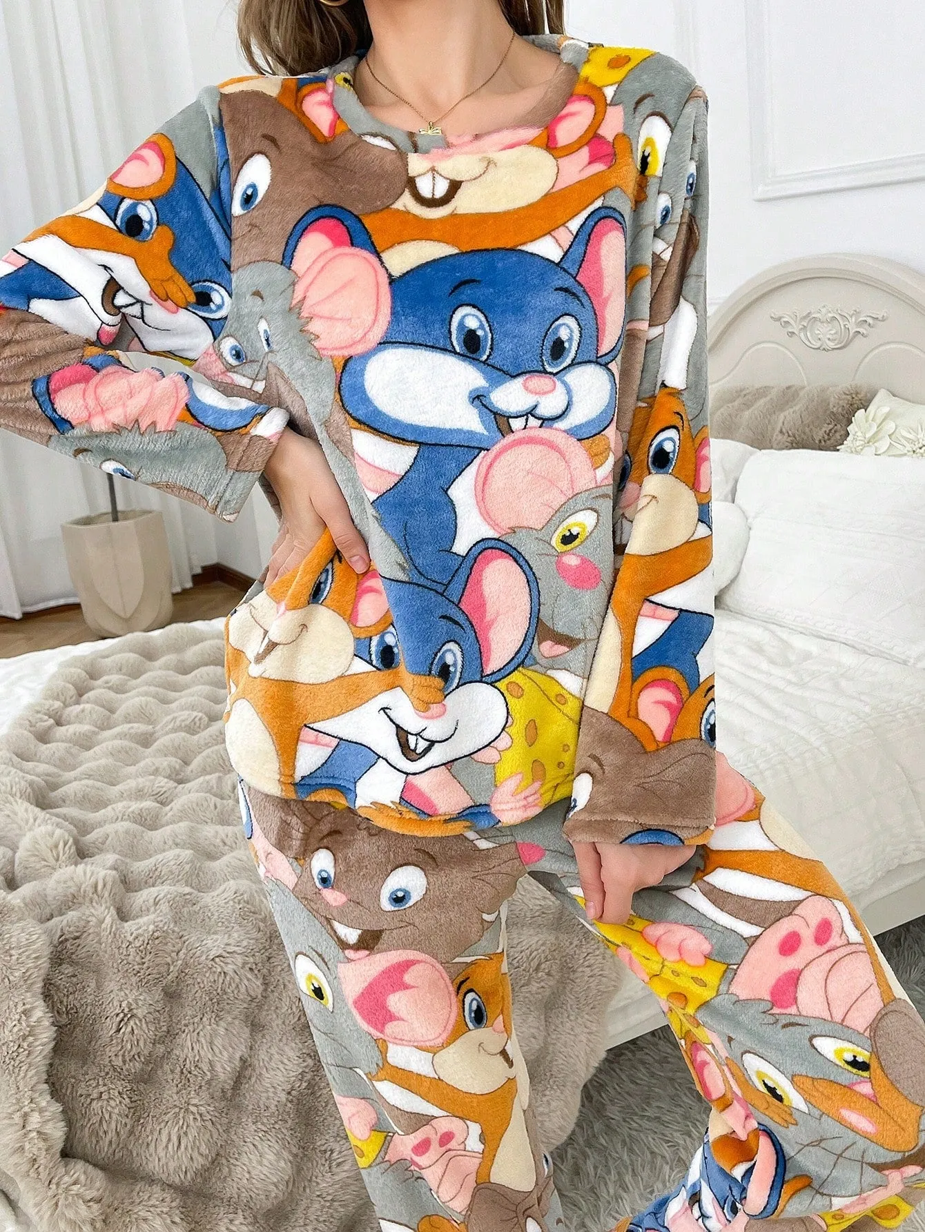 Cartoon Pattern Warm Flannel Women Pajamas Set