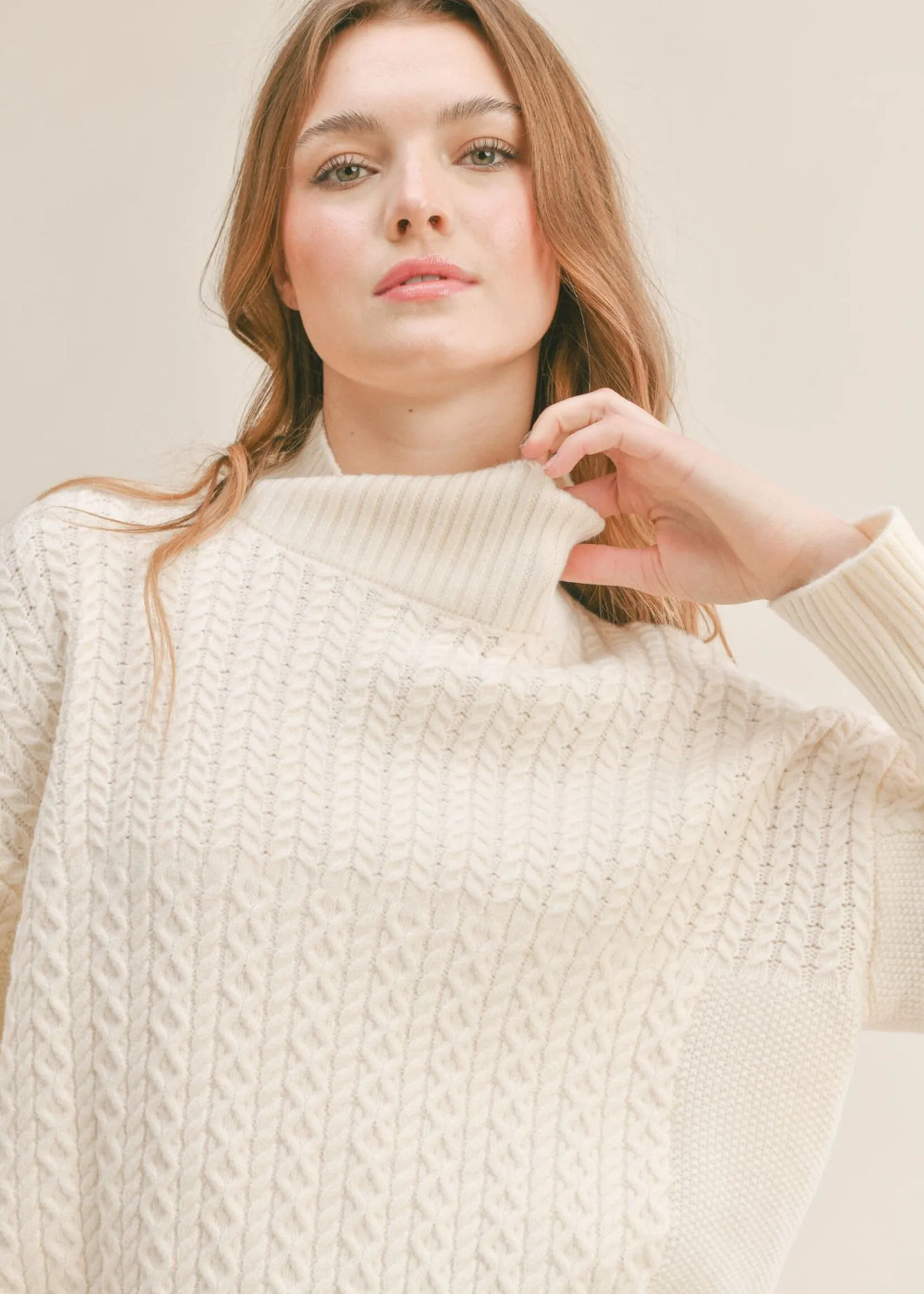 LISS TURTLENECK SWEATER