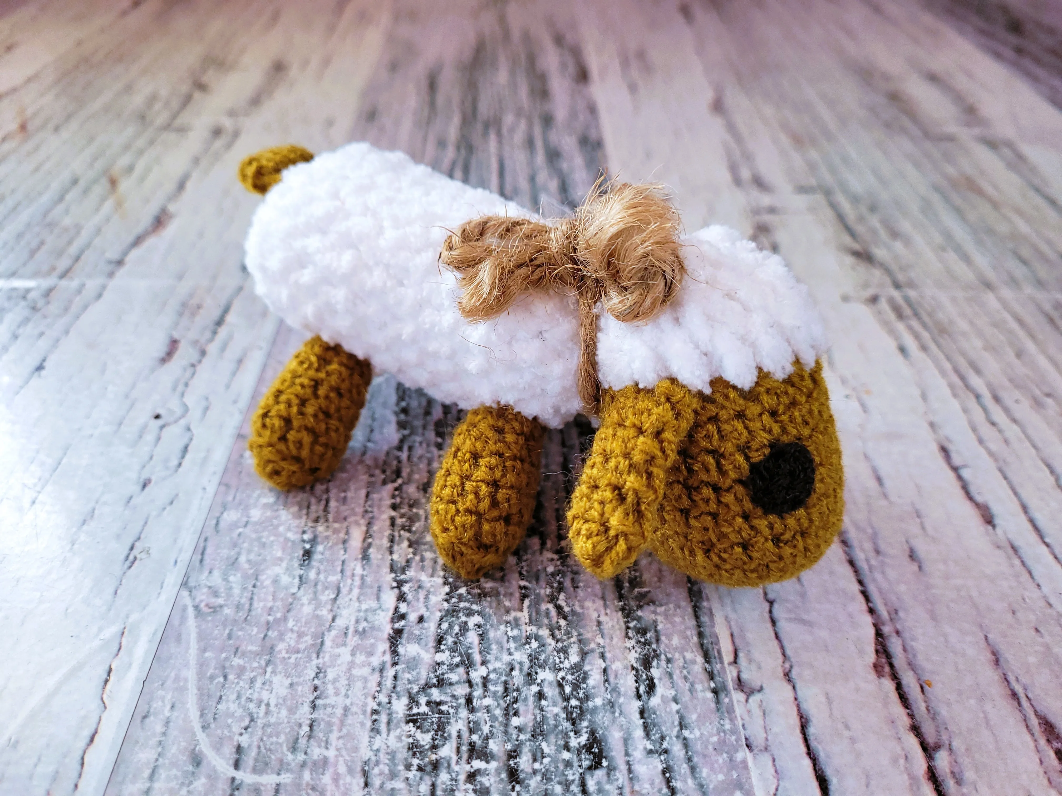 Small knitted sheep - multiple colors