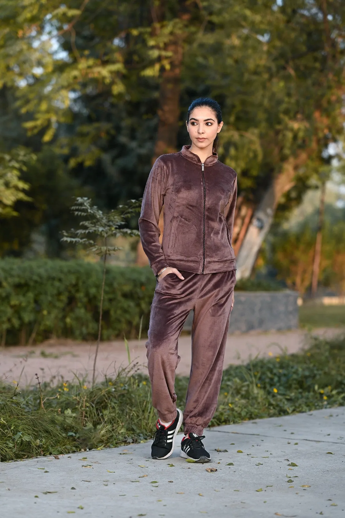 Velvet Collar Tracksuit for women With Zipper (Brown)